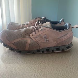 ON Cloud waterproof in rose lunar sz 9